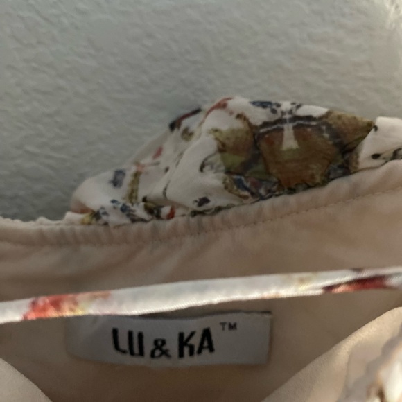 Women's Floral Dress with Puffy Sleeves in Small - Picture 7 of 8